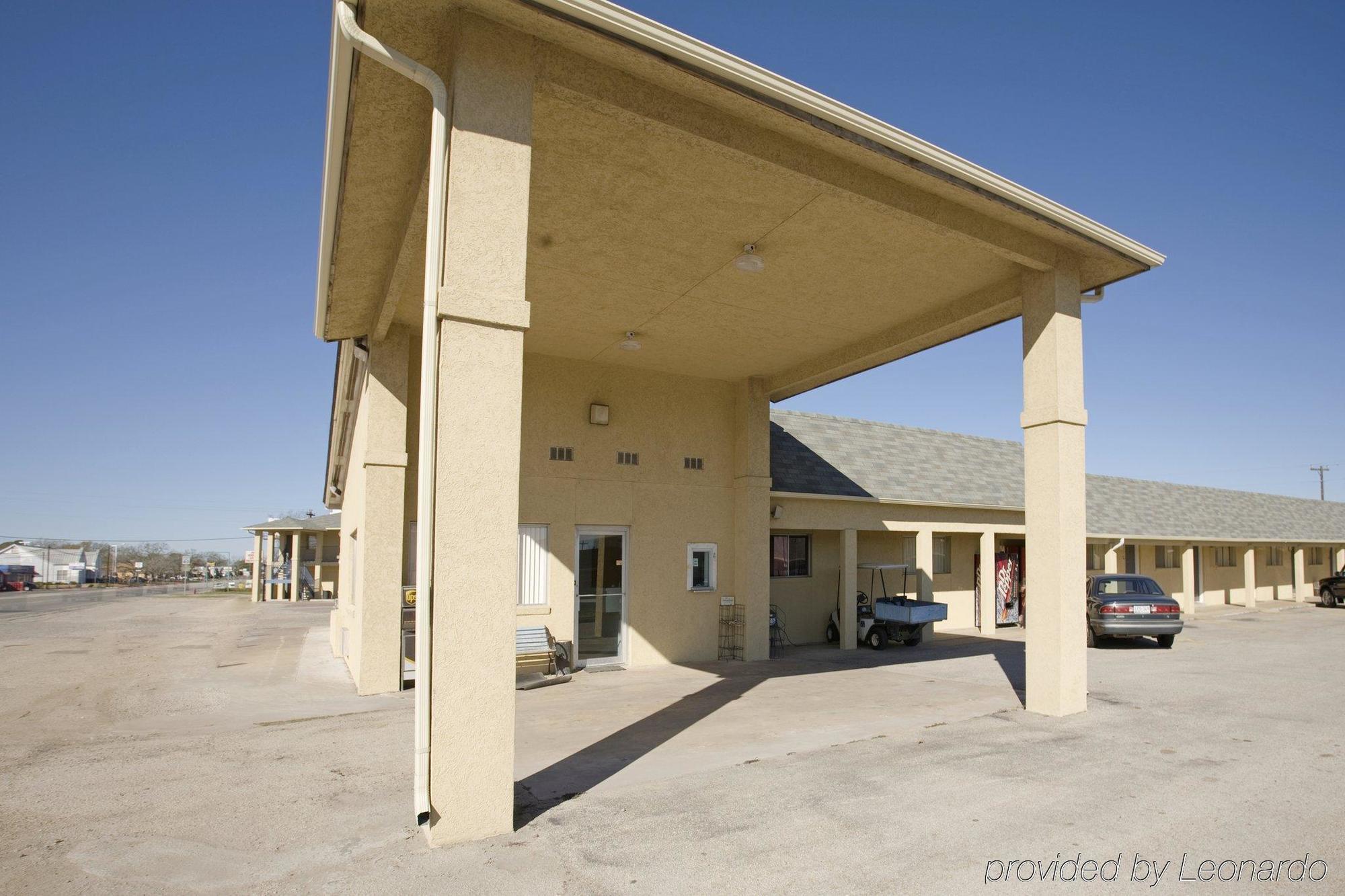 Americas Best Value Inn Giddings Exteriör bild