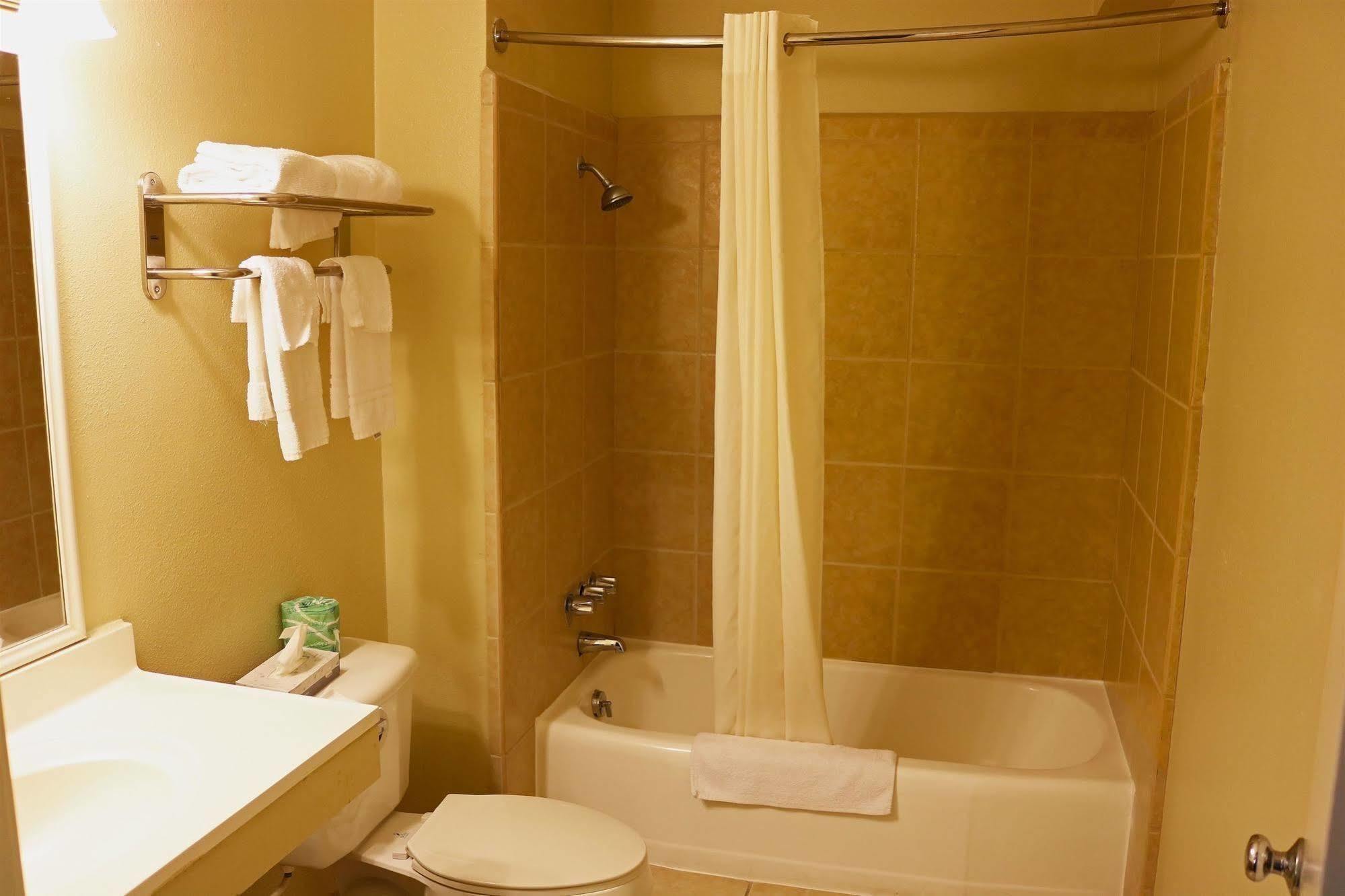 Americas Best Value Inn Giddings Exteriör bild