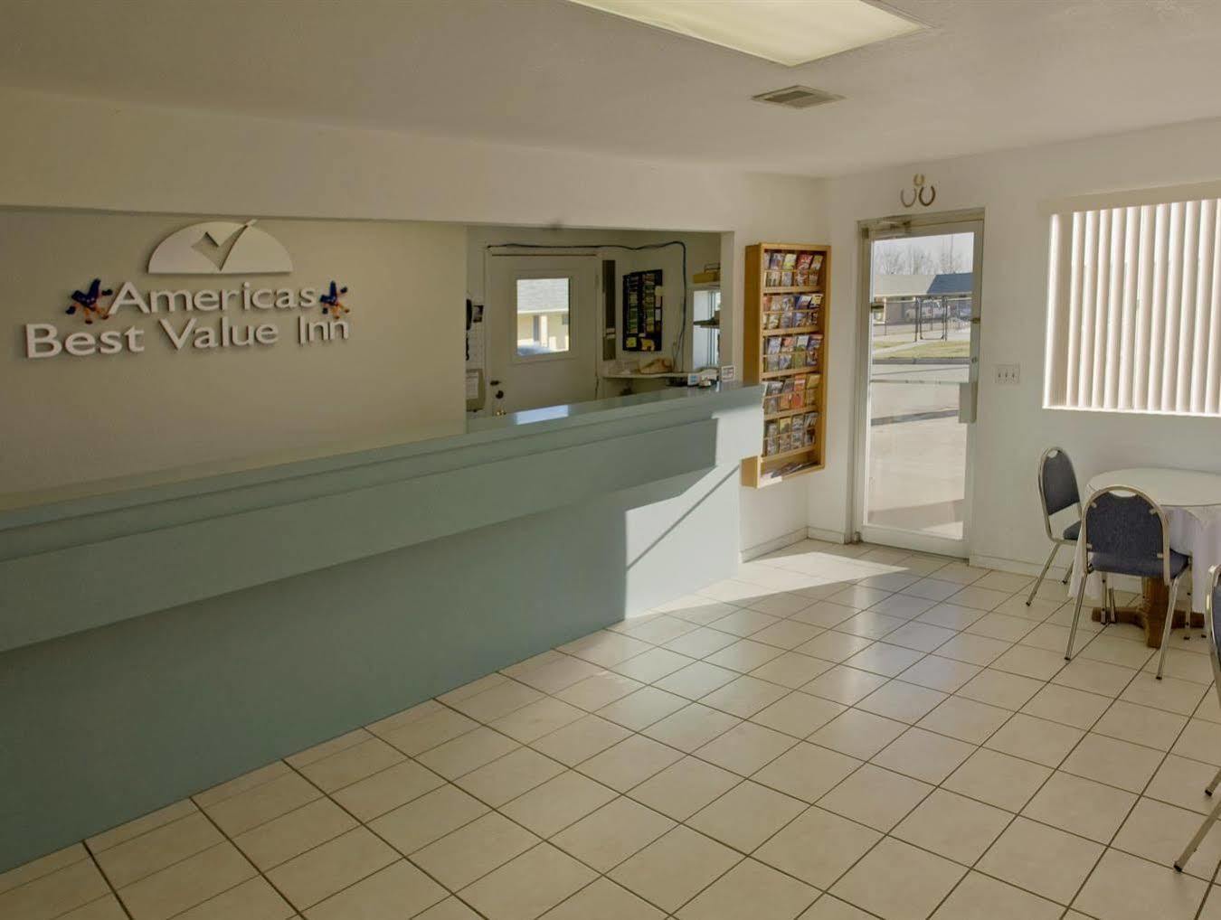 Americas Best Value Inn Giddings Exteriör bild